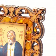 Икона - магнит в деревянной рамке с натуральным янтарем "Серафим Саровский"