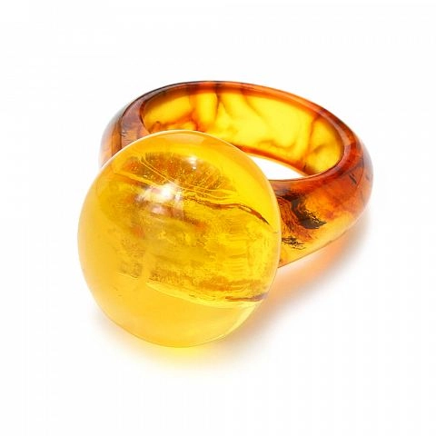 Кольцо с кабошоном из прозрачного балтийского янтаря "Оракул"